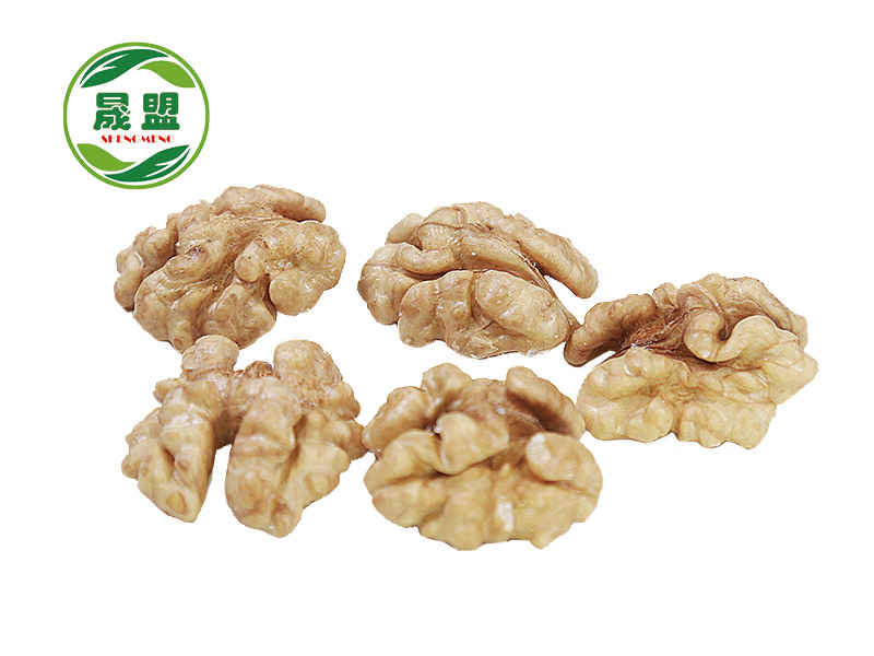 Walnut Kernels in Halves