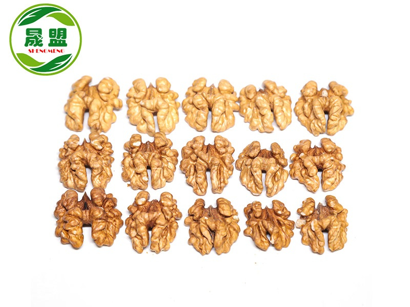 Light Halves Walnut Kernels